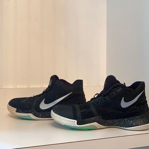 Kyrie basketball shoes 4.5